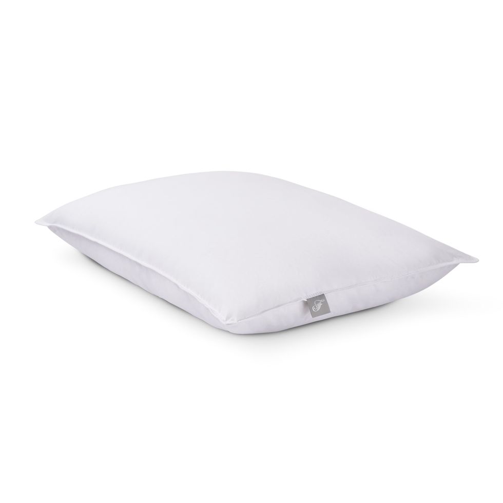 The 12 Best Hotel Pillows Make Your Home Feel Like a Resort