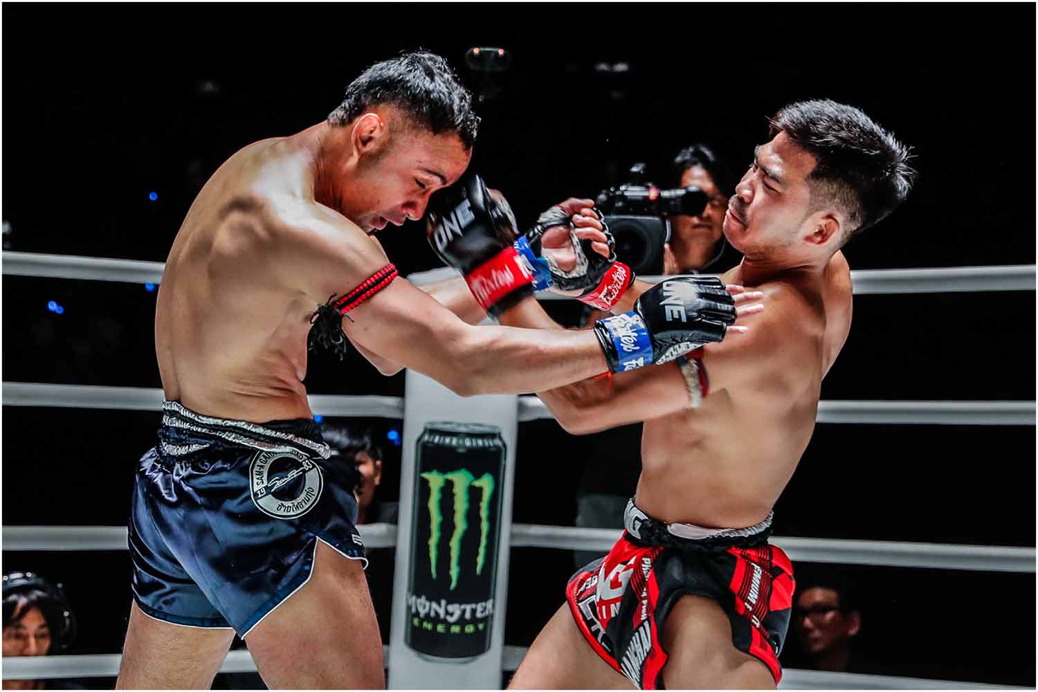 Prajanchai dominates Sam-A to capture ONE Interim Strawweight World Title
