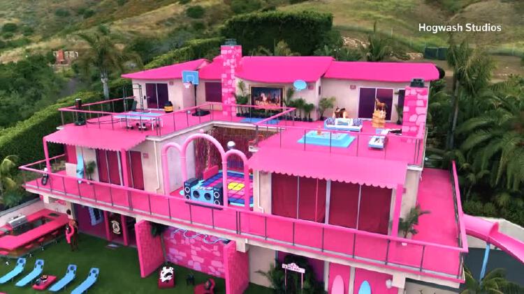 Life-sized barbie dreamhouse opens in malibu | Nestia