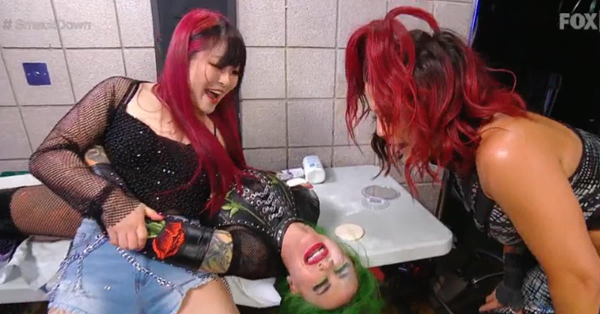 Bayley Keeps Spot in Money in the Bank Match and Cuts Shotzi's Hair on WWE SmackDown