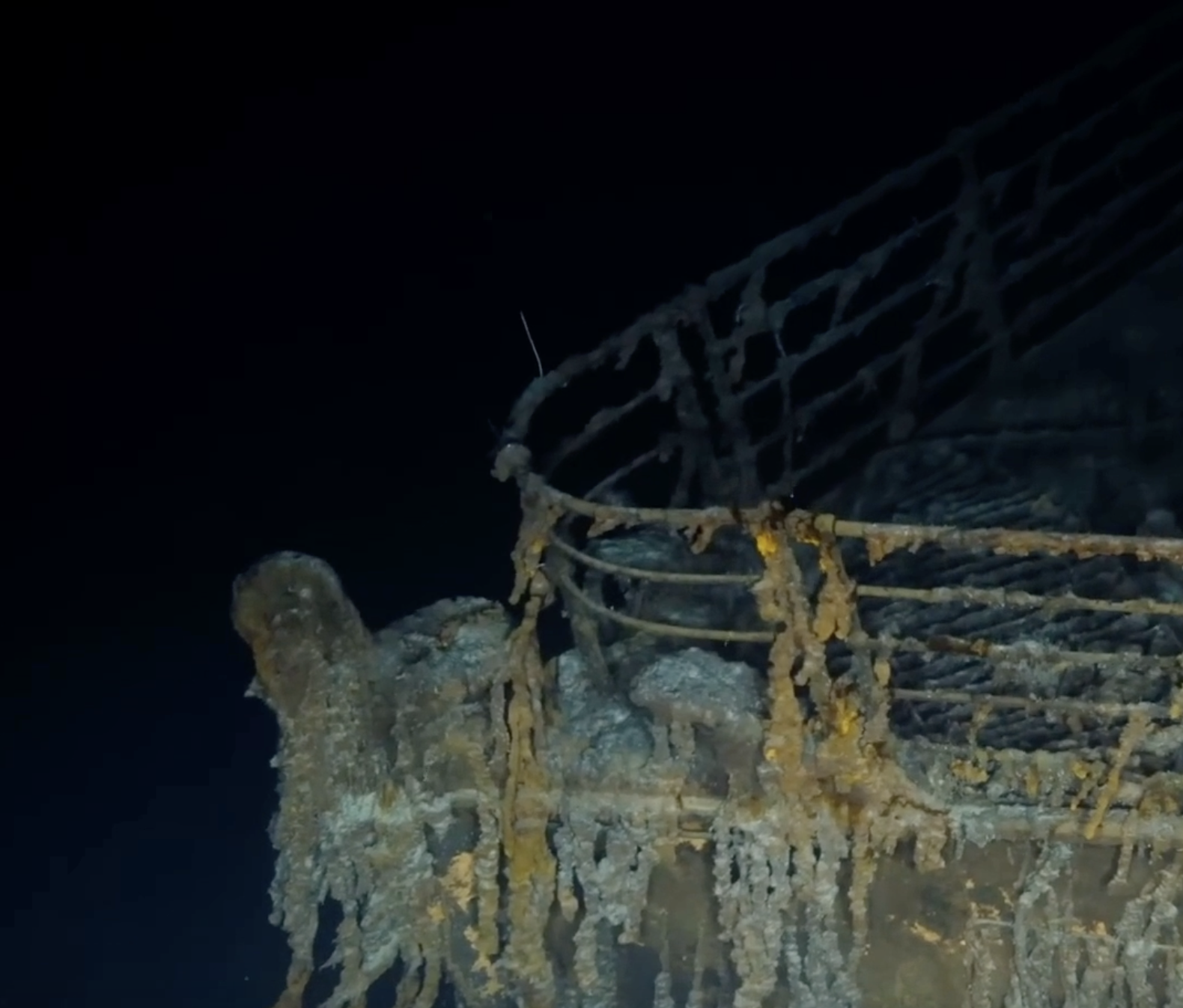 OceanGate passengers tear up as they see Titanic wreckage for first time