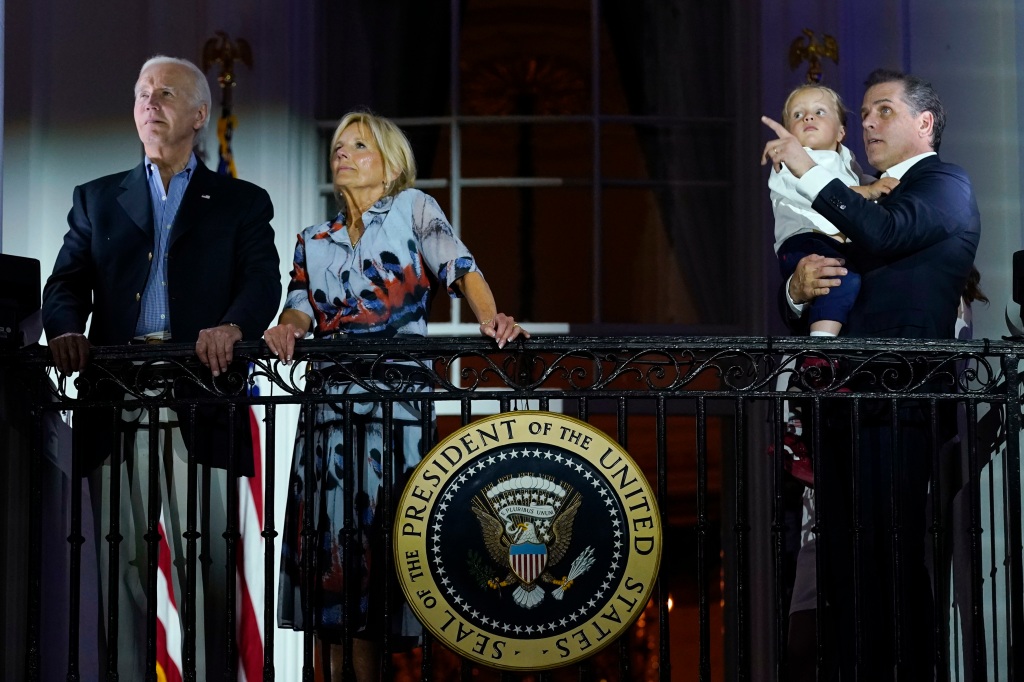 Biden accused of ‘scarring’ Hunter’s estranged 4-year-old daughter in scathing New York Times op-ed