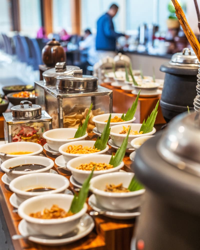 Dining & Buffet Credit Card Promotions and 1-for-1 Deals (July 2023)