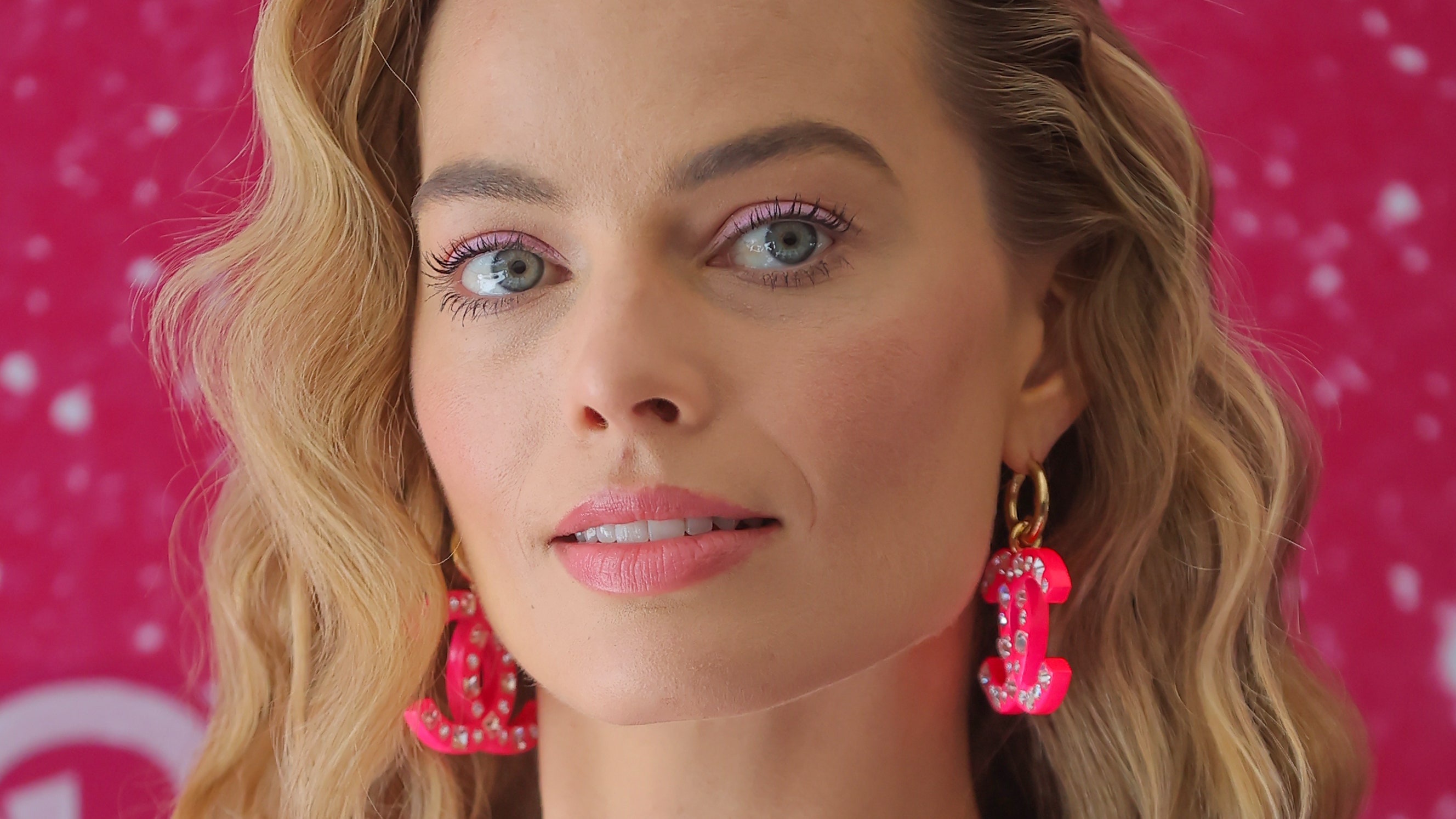 Margot Robbie's Hair Has Never Looked So Much Like an Actual Barbie's