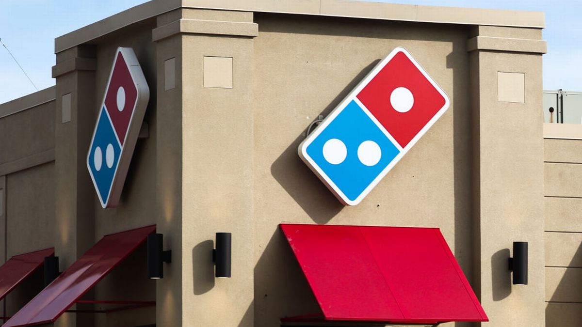 People are only just realising hidden reason Domino's logo has three dots