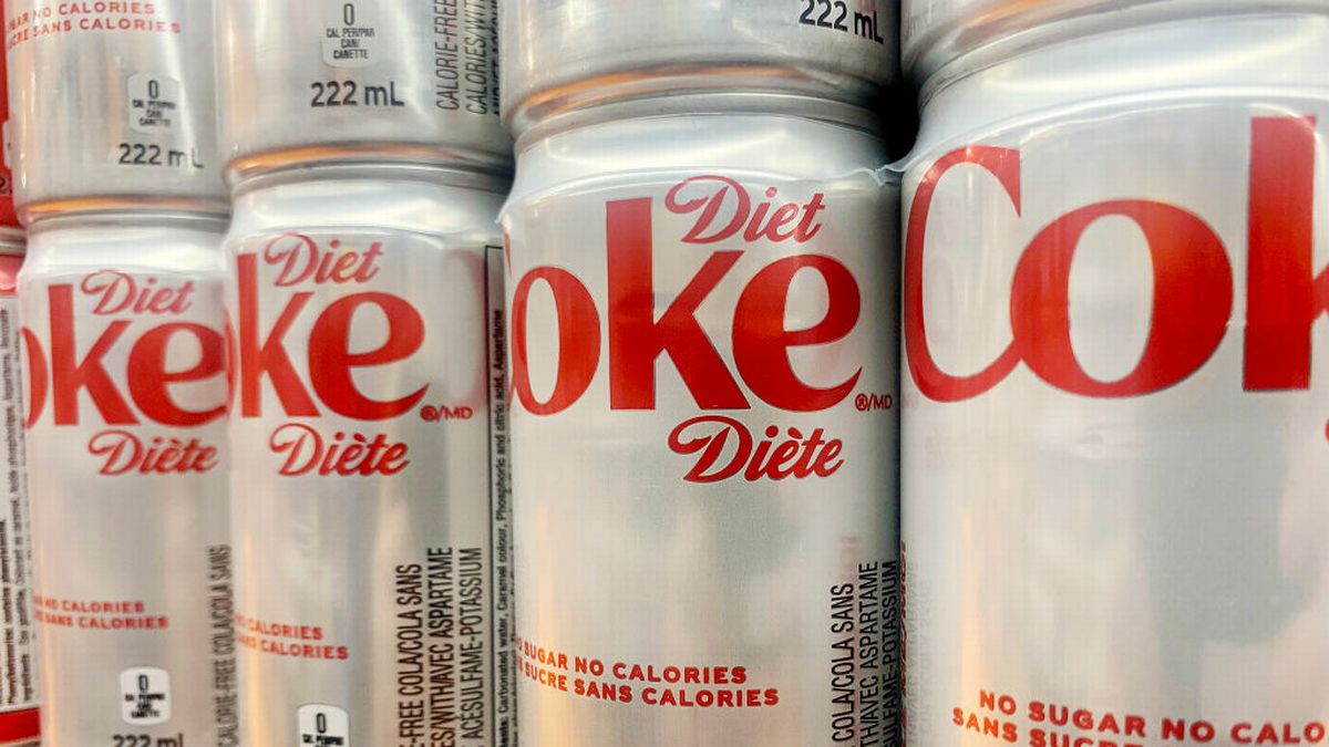 Aspartame sweetener found in Diet Coke may cause cancer but 'safe in small doses'