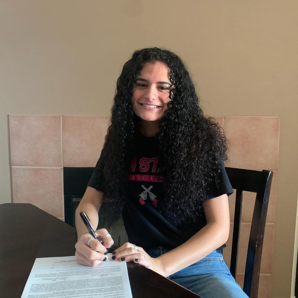 Heartbreaking photos show college soccer star Thalia Chaverria celebrating birthday days before sudden death