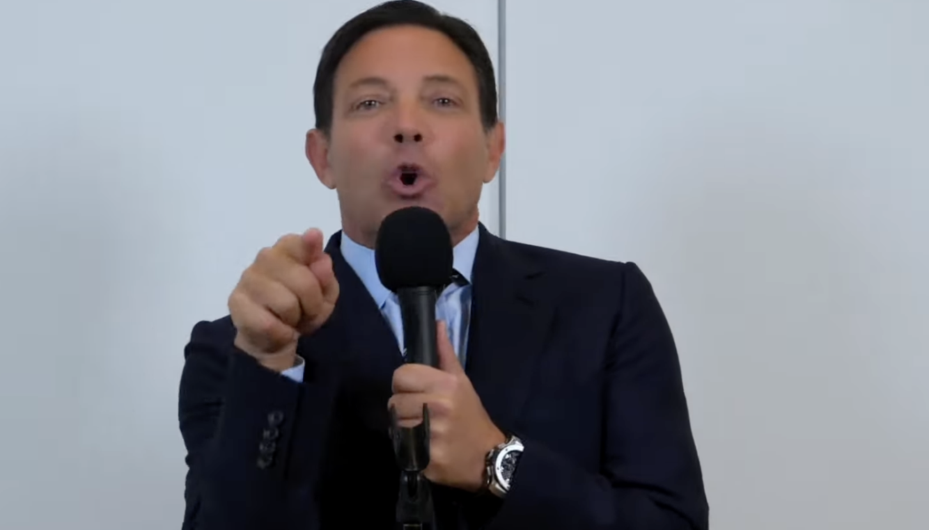 Real Wolf of Wall Street shows DiCaprio how he would have done 'I'm not f***ing leaving' speech