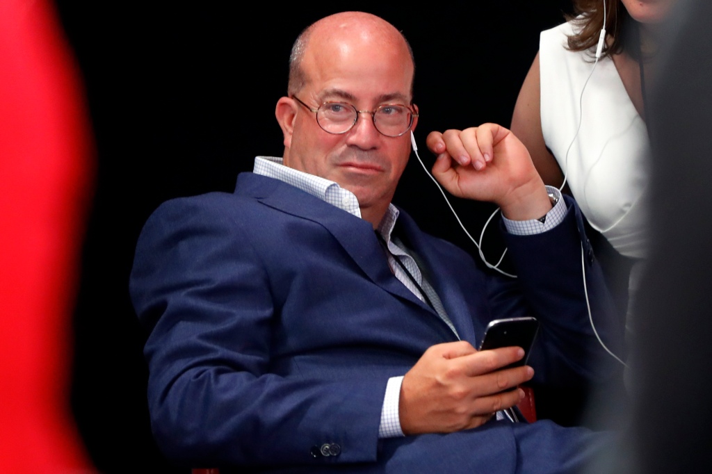 Ex-CNN chief Jeff Zucker seen holding hands with married anchor Alisyn Camerota while leaving Don Lemon’s Hamptons party