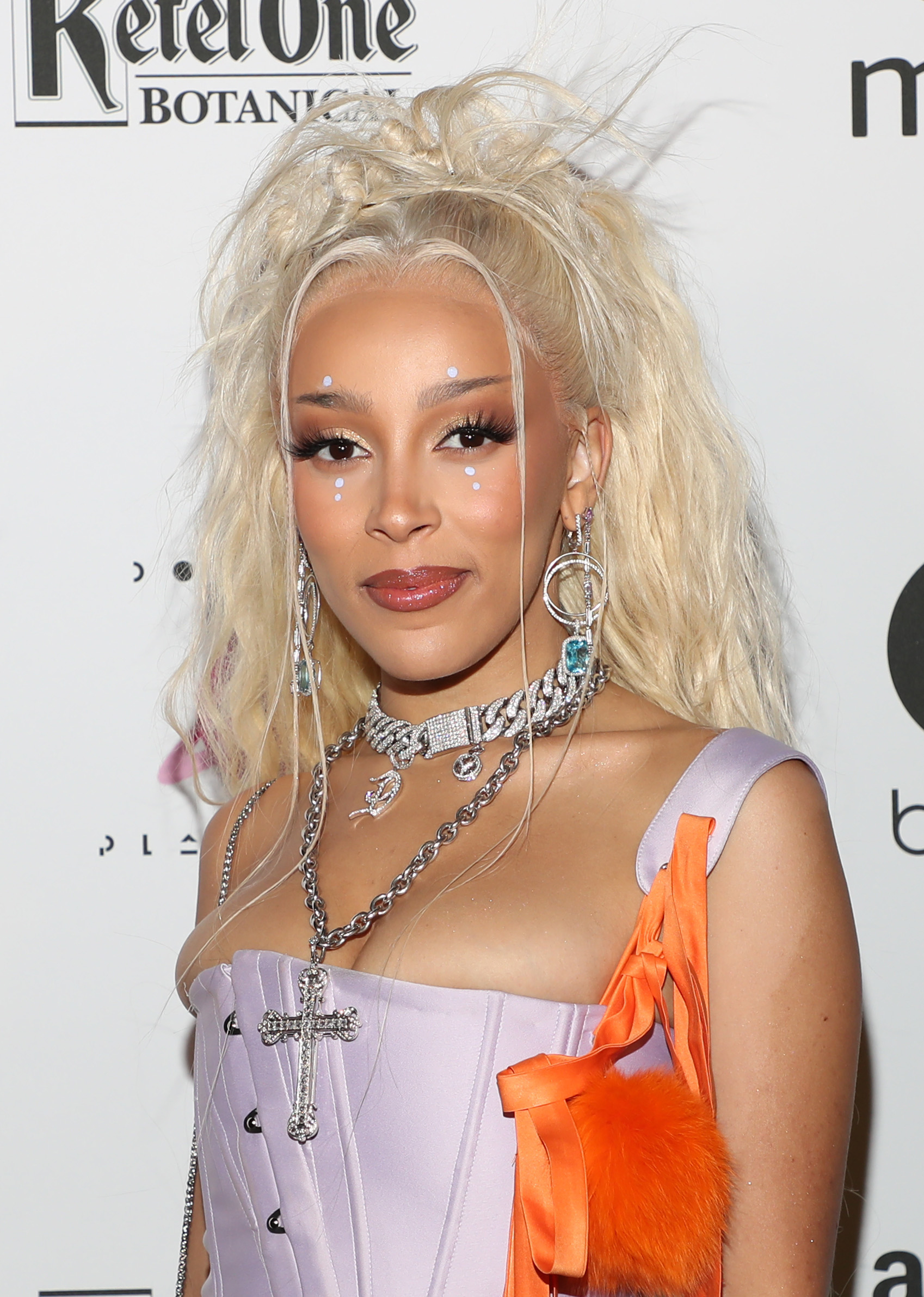 A Bunch Of Doja Cat Fans Have Deactivated Their Twitter Accounts After She Reportedly Called Them “Creepy” And Said They Need To “Get A Job”