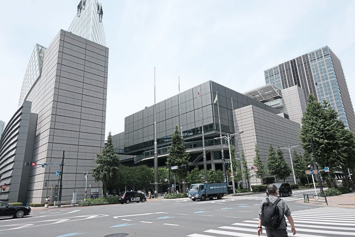 SoftBank in Symbotic JV to build AI warehouses