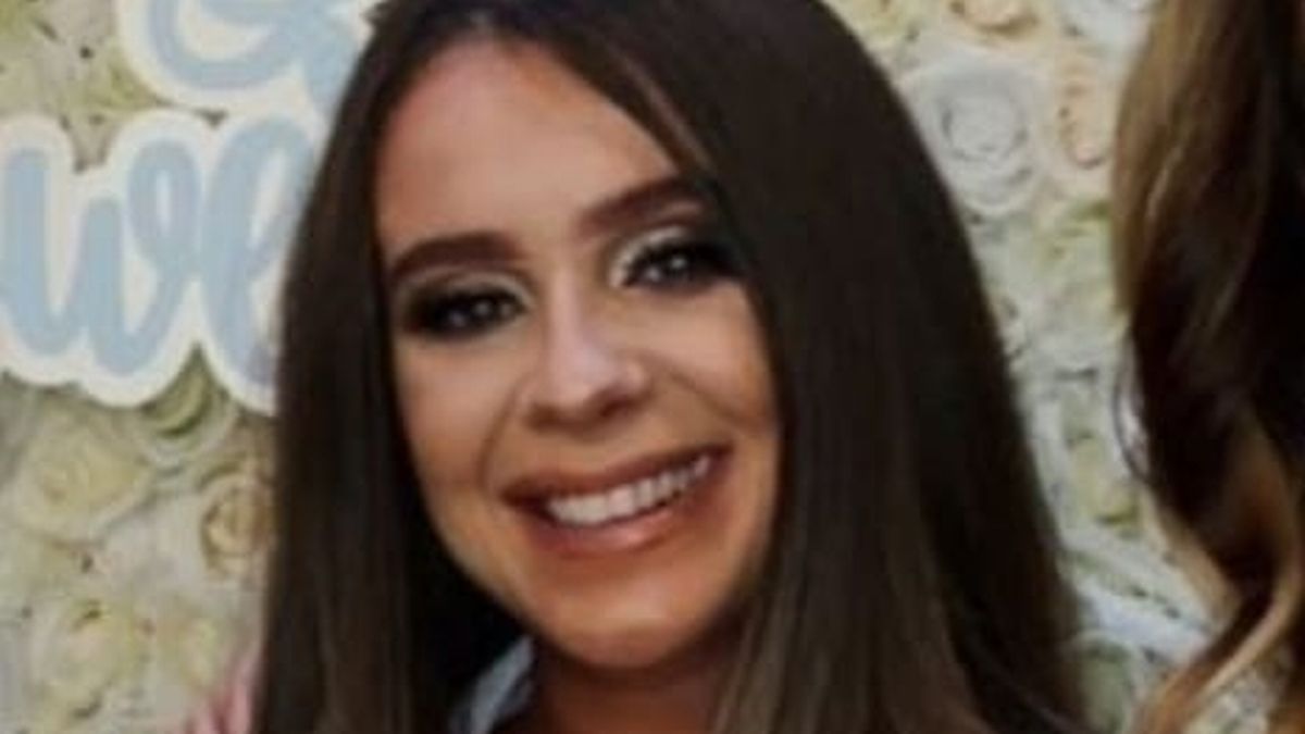 Young mum who was 'beautiful inside and out' dies hours after playing with kids