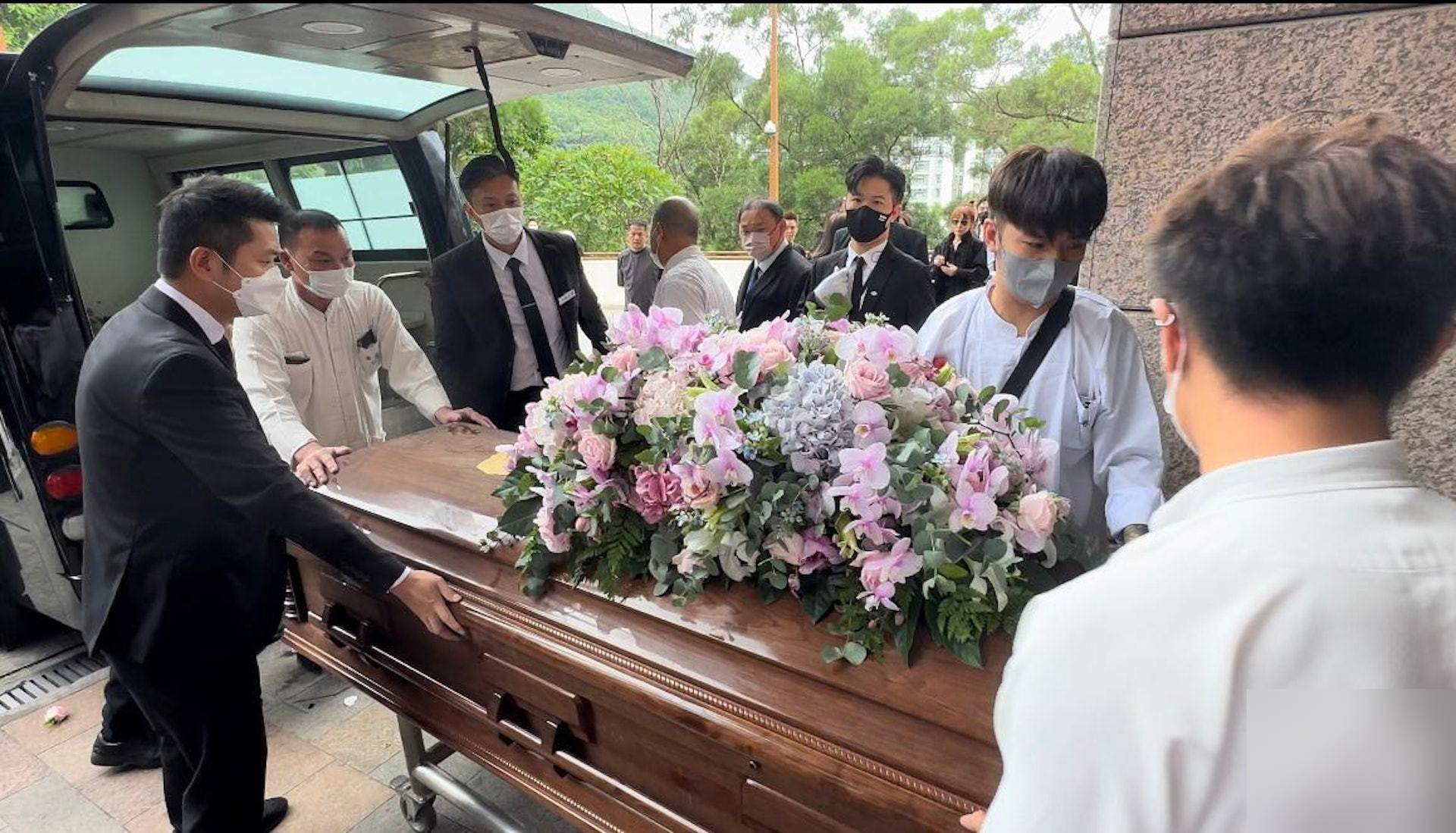 'I loved Coco my whole life,' Coco Lee's estranged husband says to enraged mob outside crematorium