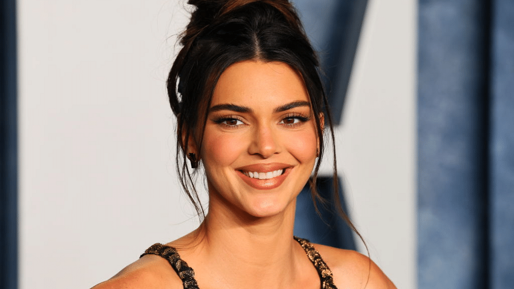 Kendall Jenner Shows Her Tan Lines In A Spotted Tie-Front Bikini | Nestia