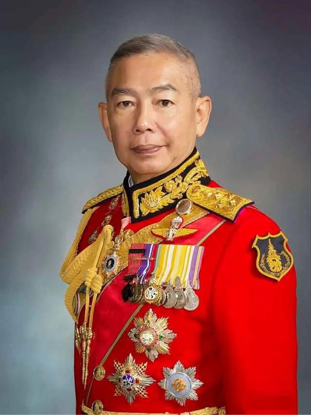 泰国王室突发变动！二王子流亡30年后突然回国，野心勃勃想夺王位