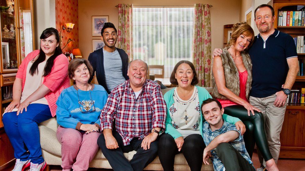 Two Doors Down creator Simon Carlyle dies aged 48