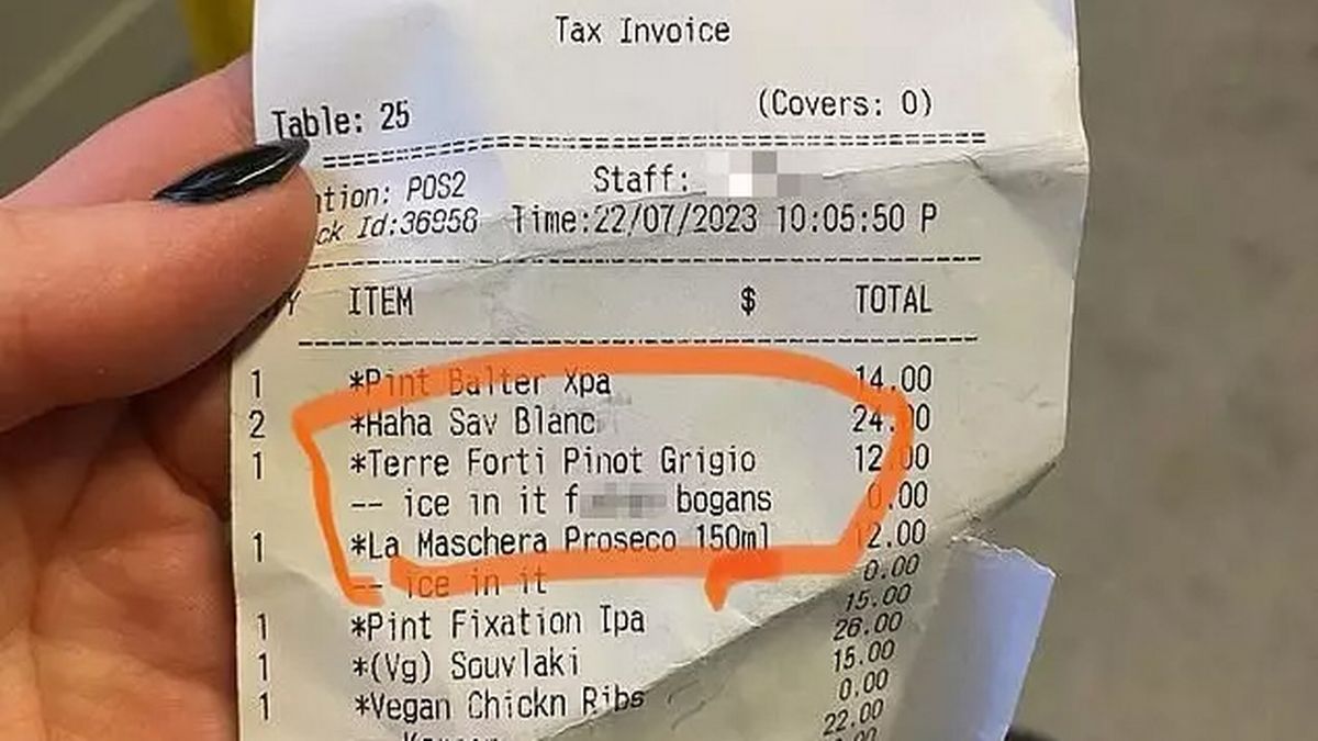 Restaurant causes outrage as customer spots rude message on receipt after wine request