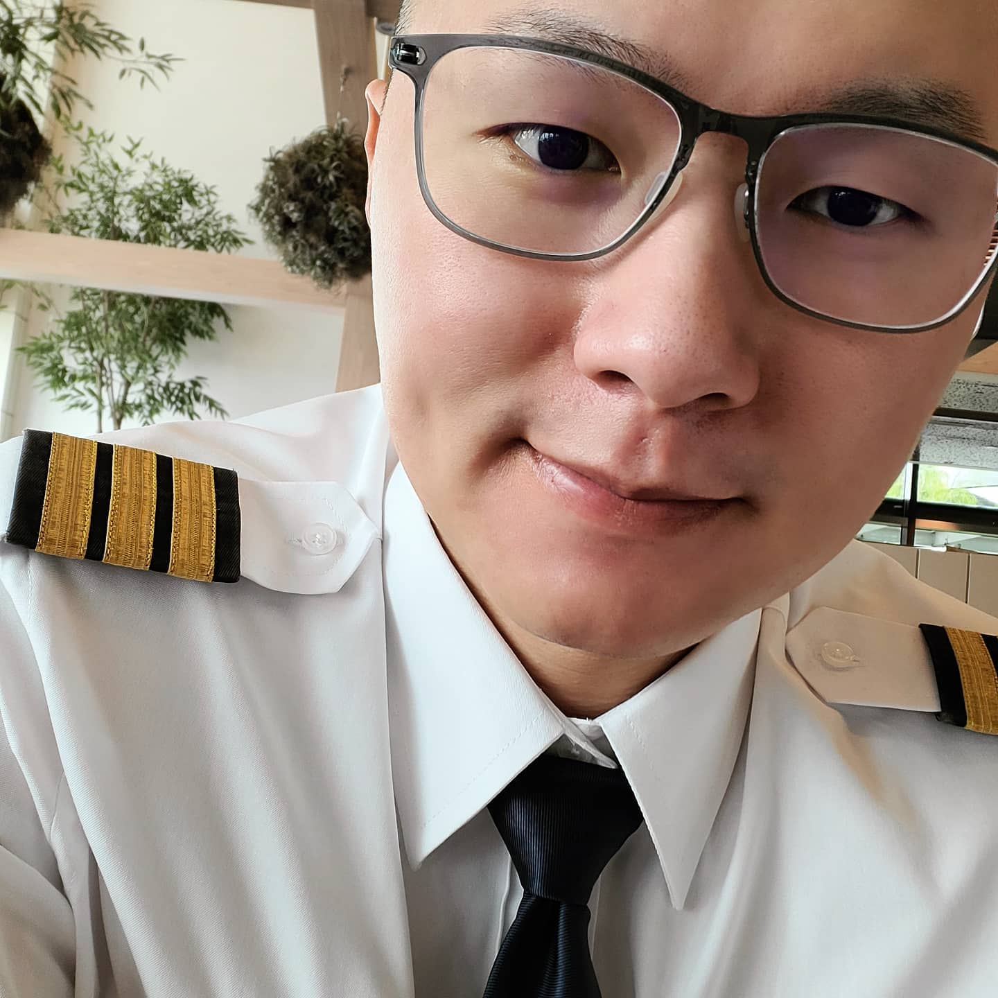 Darren Lin Reveals That Ex-Actor Jerry Yeo is Now a Scoot Pilot