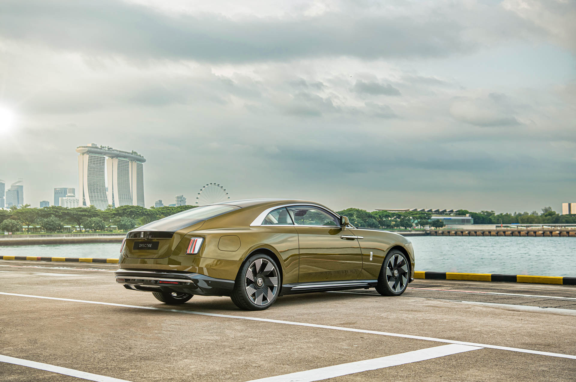 Rolls-Royce ushers in a new era of mobility with launch of all-electric Spectre