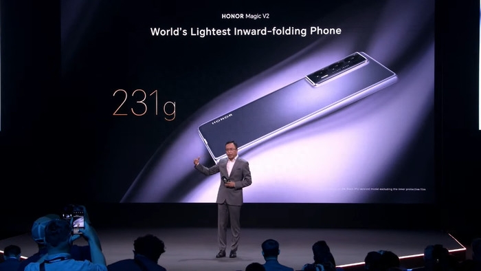 科技×时尚？荣耀在IFA 2023推出折叠屏Magic V2和荣耀V Purse