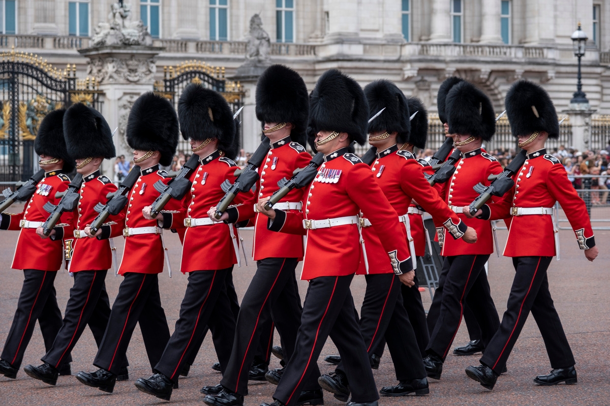 People are shocked after discovering how much the King's Guard are paid