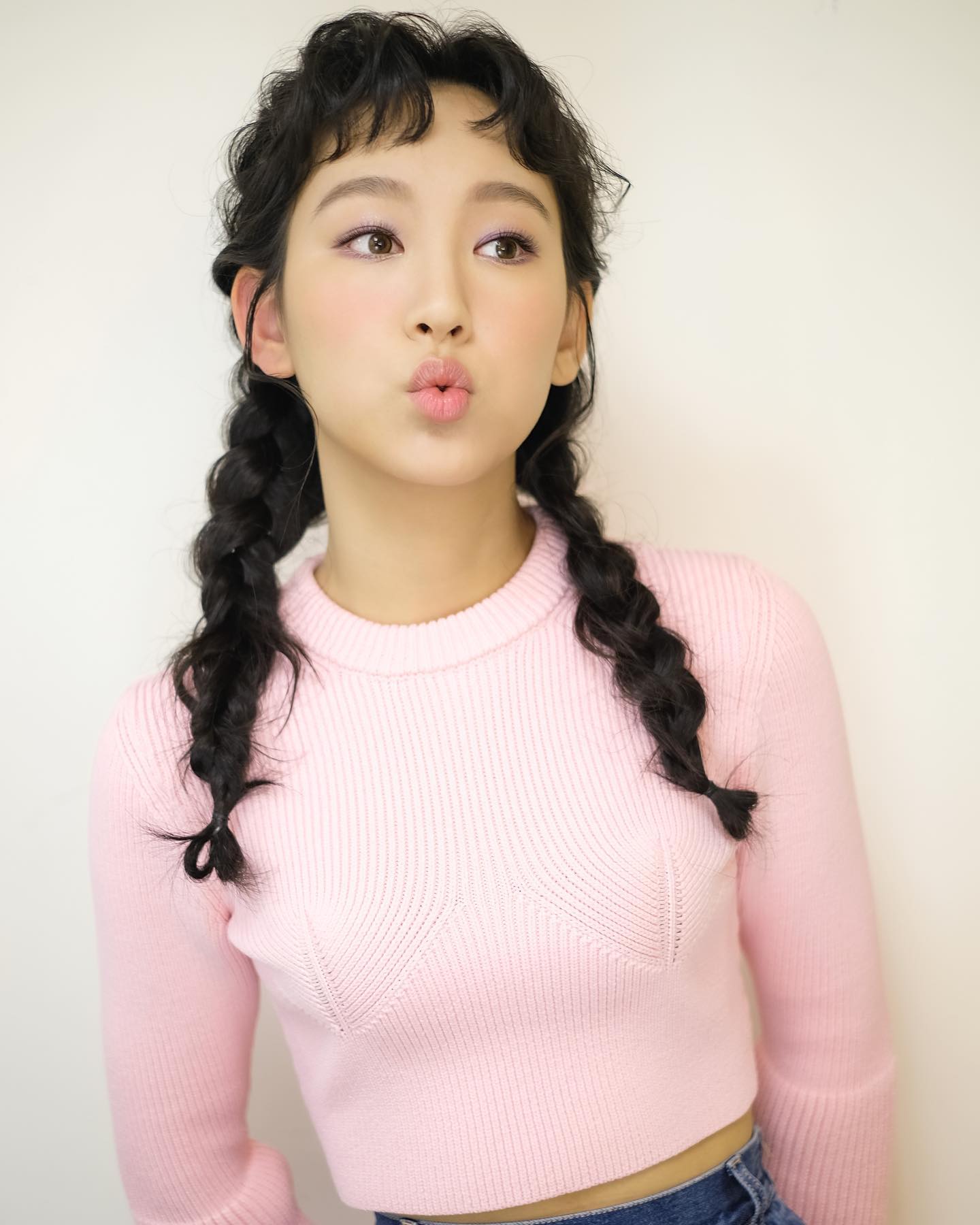 女星人形广告牌被猥亵 网斥变态：是否违法