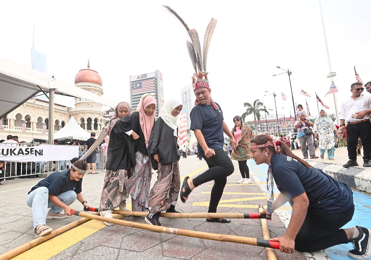 Play like a Malaysian