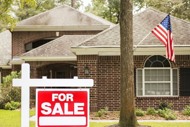 US home prices break records despite recession indicators report