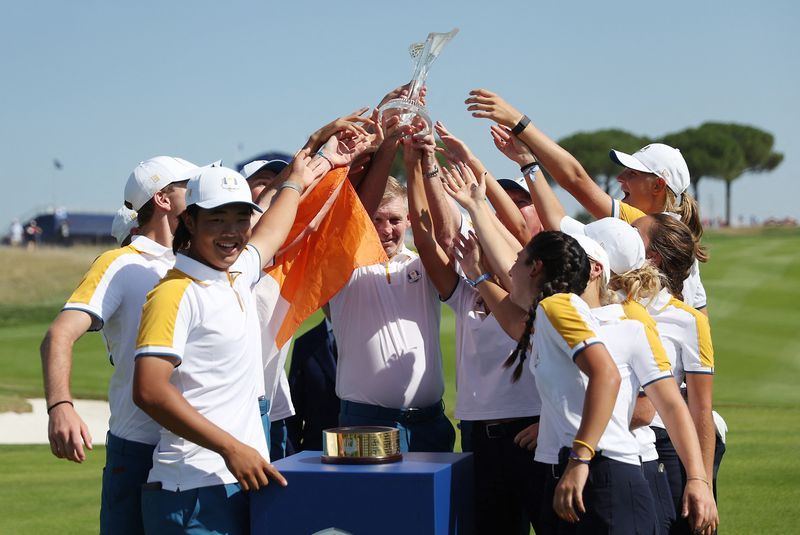 Golf-European Ryder Cup juniors end U.S. dominance in emphatic style