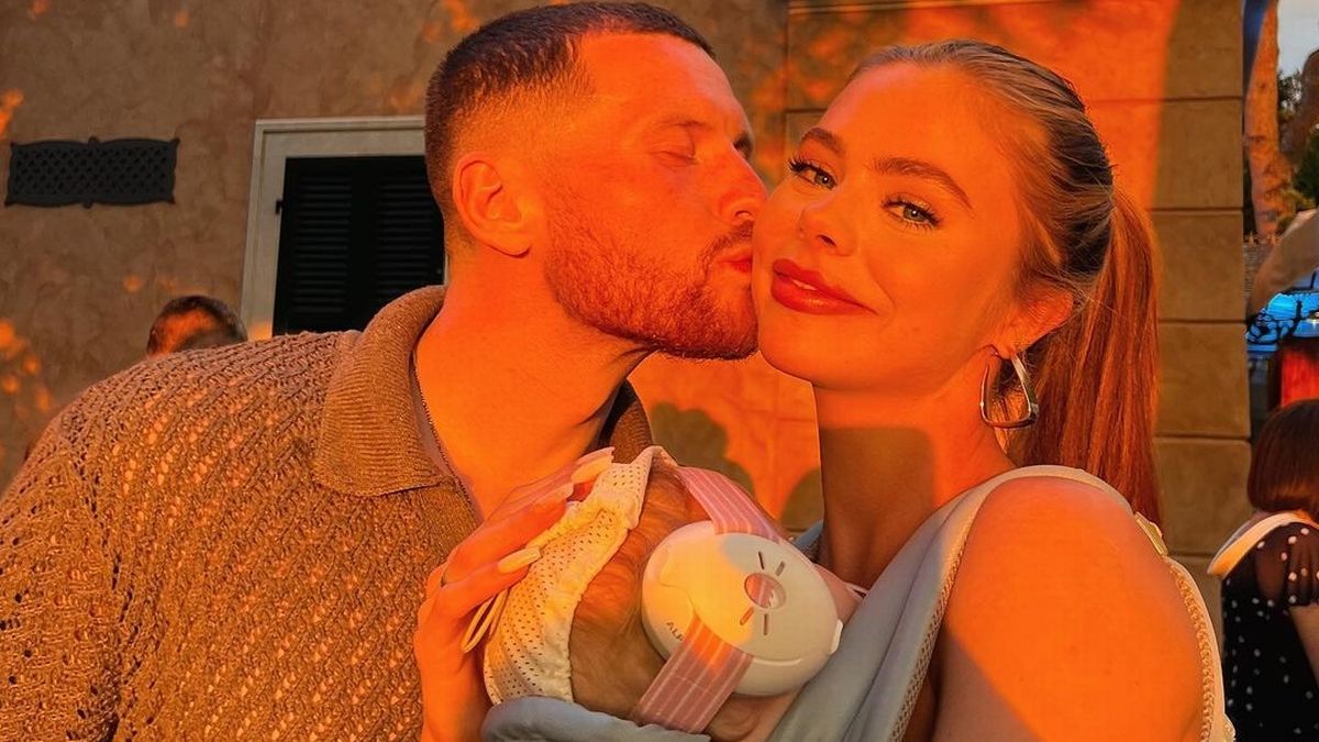 Influencer shouts at girlfriend for 'not doing jobs in house' - and people aren't happy