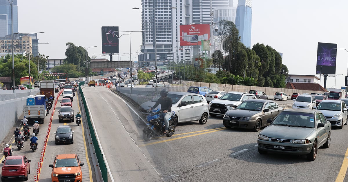 陆佑交通圈封路 非高峰时段 更塞车