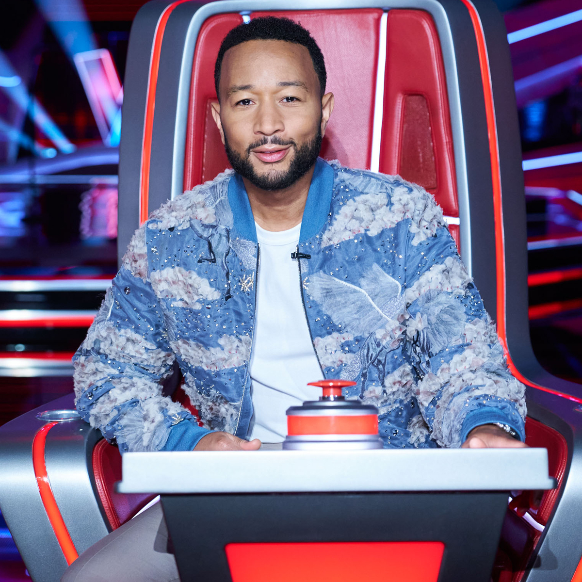 John Legend Doppelgänger Has The Voice Judges Doing a Double Take After His Moving Performance