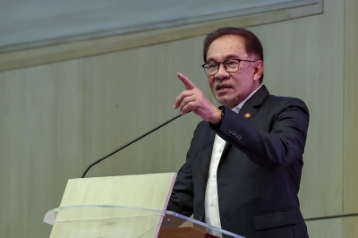 PM Anwar: Govt machinery should explain essence of Budget 2024 to the people