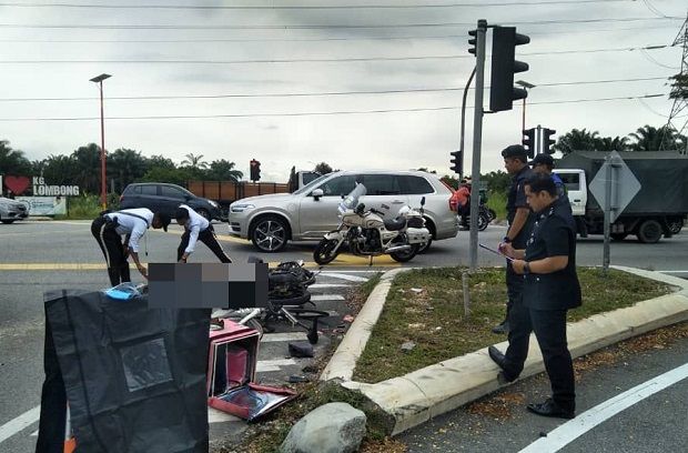Food delivery rider killed in three-vehicle pile-up in Shah Alam