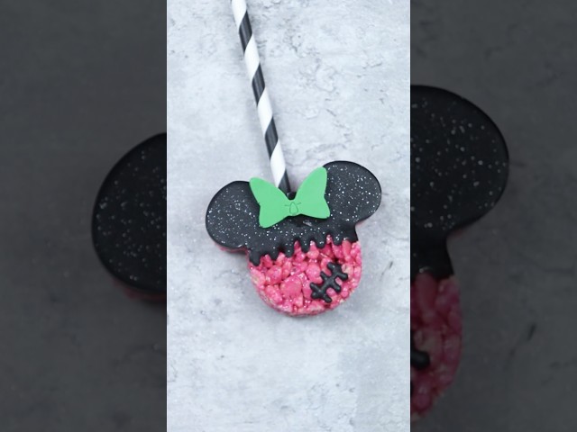 Calling all Disney enthusiasts! Check out these Halloween treats from @loveisbakeable