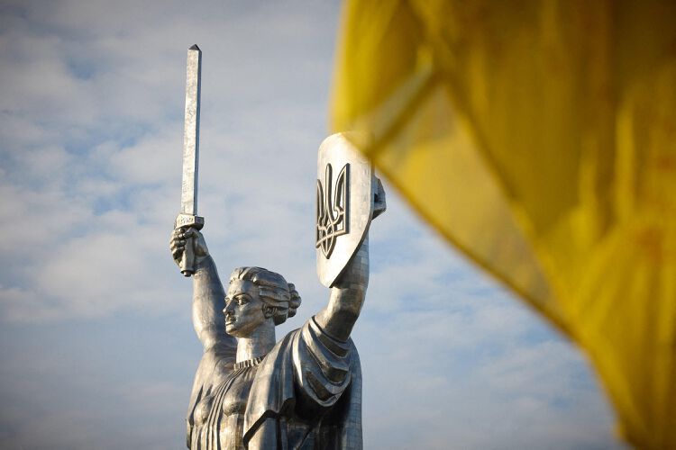 Kyiv Replaces Soviet Emblem On Massive Motherland Monument With Ukraine ...