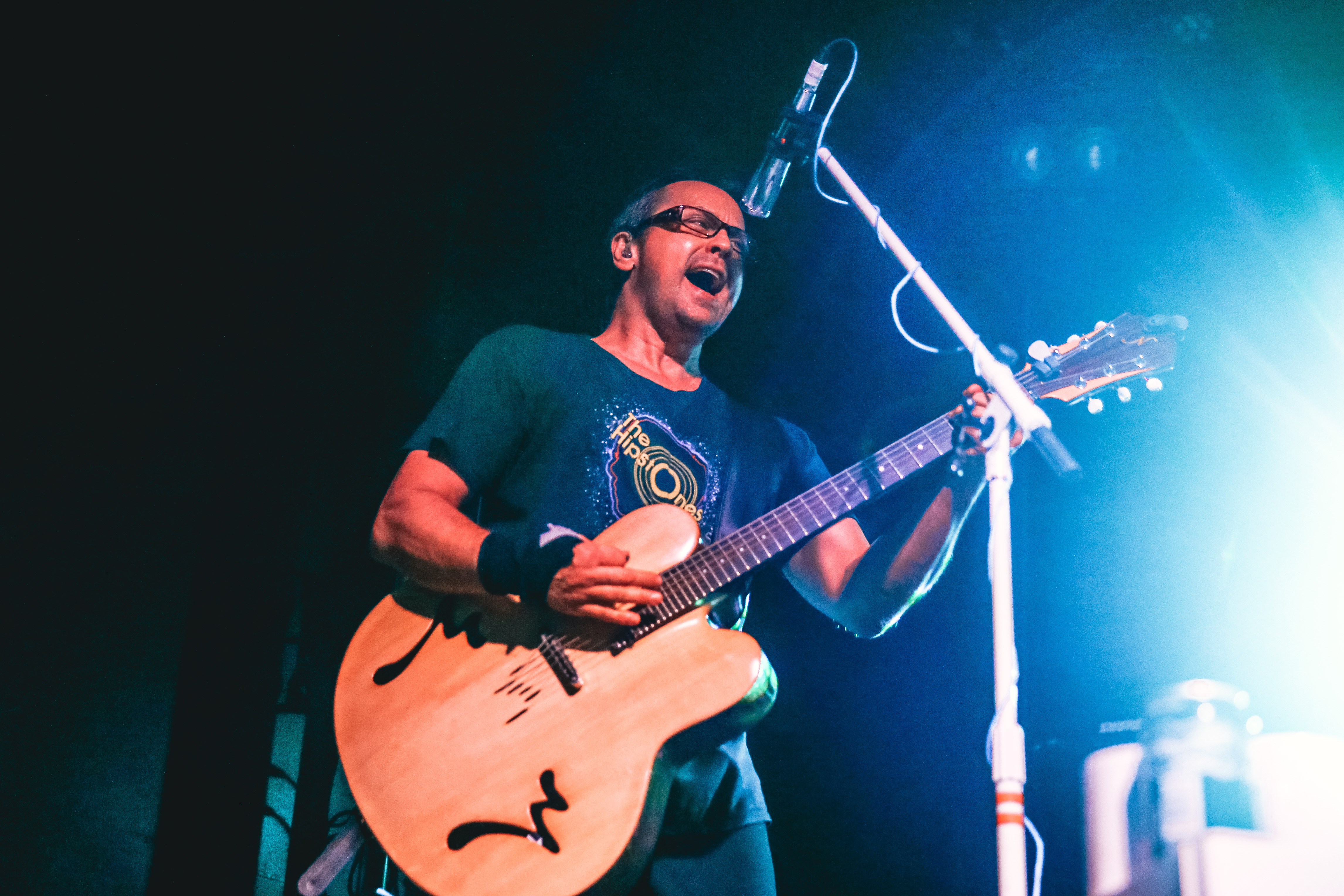People stunned after learning how Wheatus sang the ‘female part’ of Teenage Dirtbag during live gig