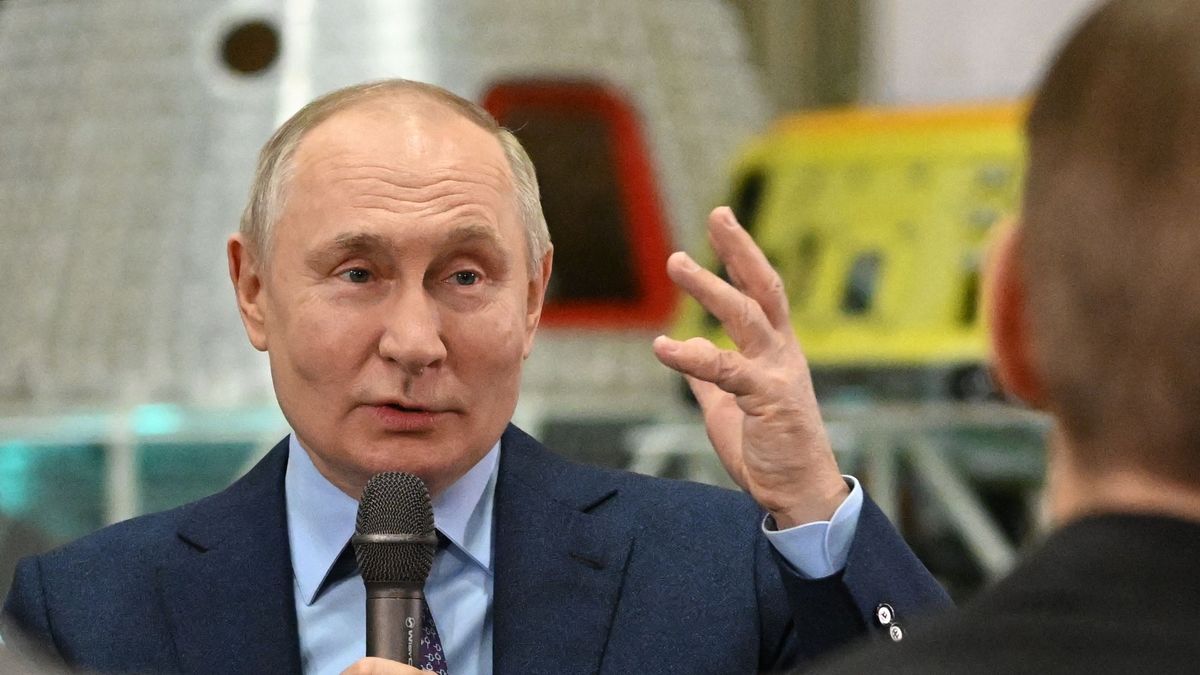 Vladimir Putin's corpse 'being stored in deep freezer' amid swirling rumours of his death