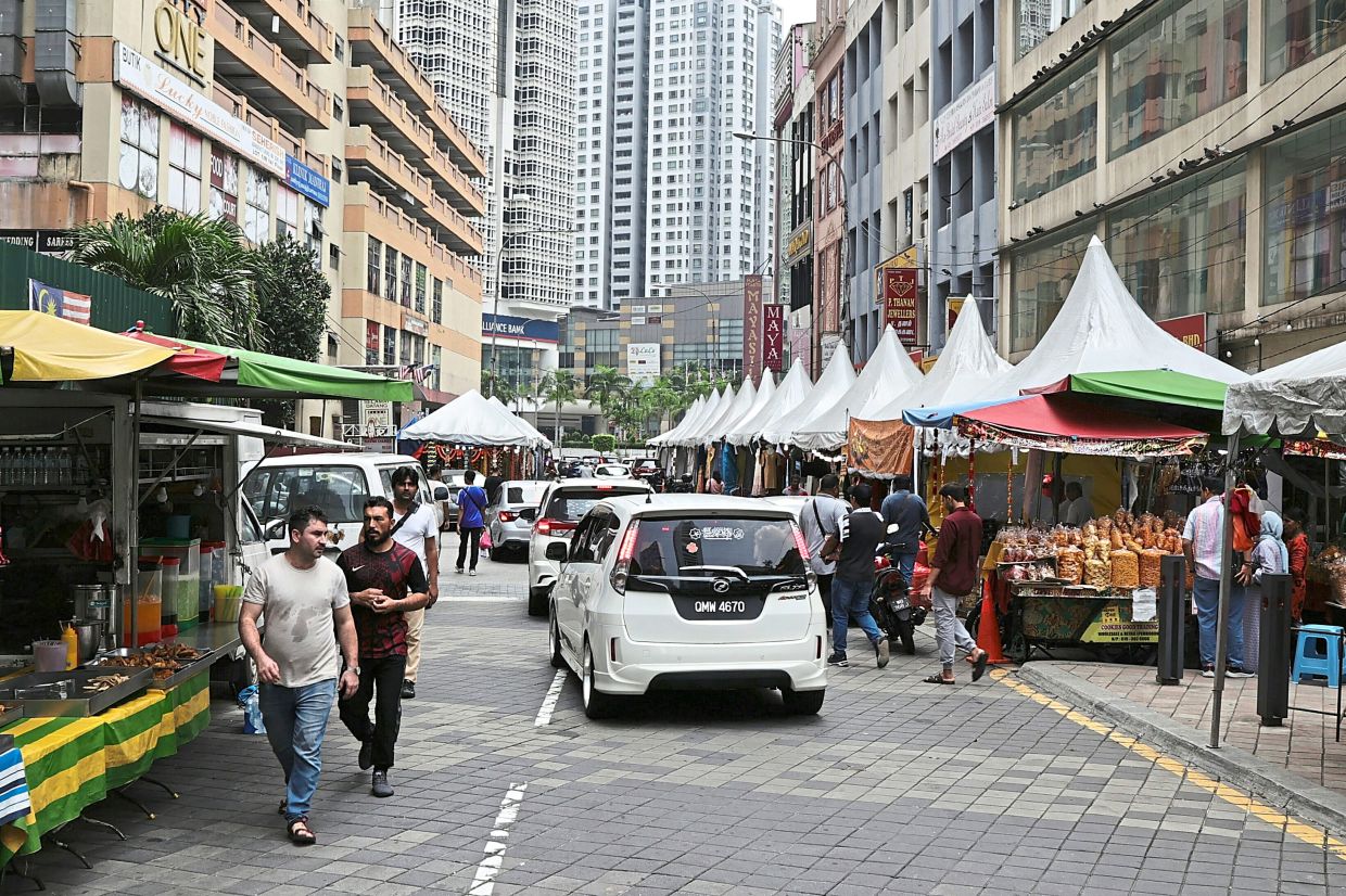 Festive bazaar’s return to Masjid India lacks hype