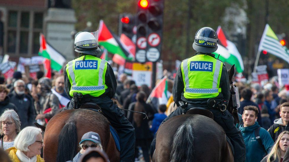 Pro-Palestinian march ban would be last resort - Met