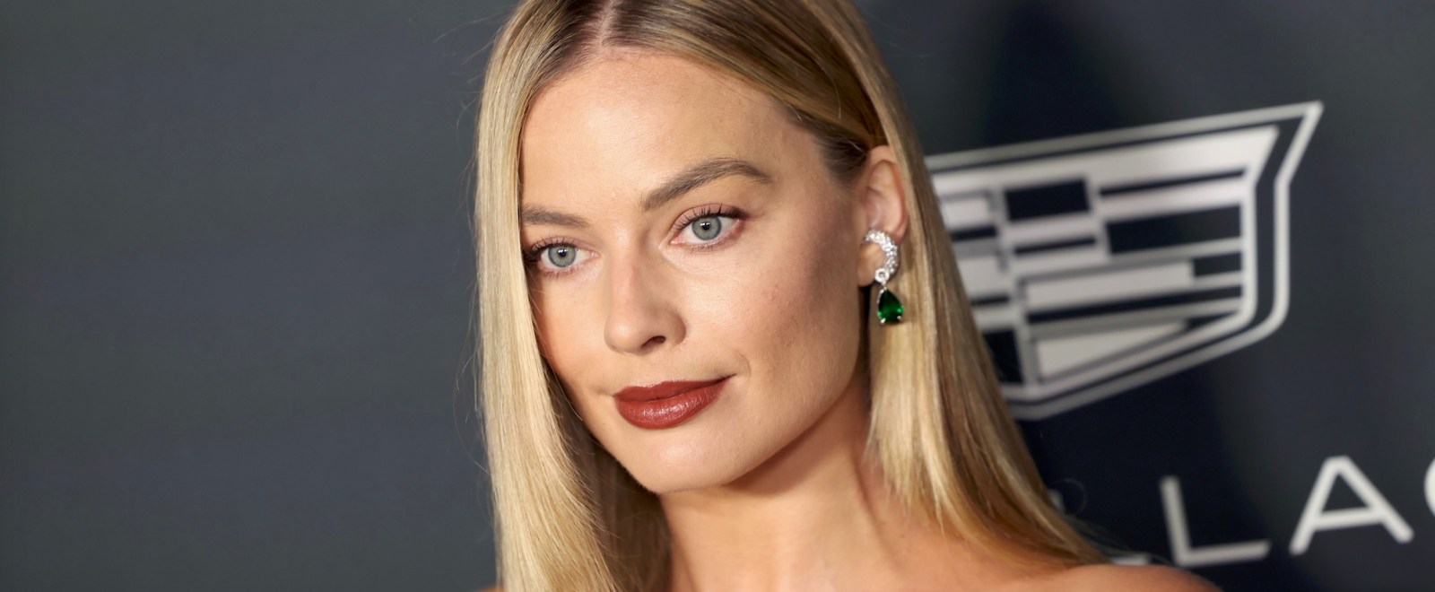 Margot Robbie Lost Her Voice And Made Her Husband Read A Speech Where She Revealed The Pop Star She Has A ‘Secret Crush’ On