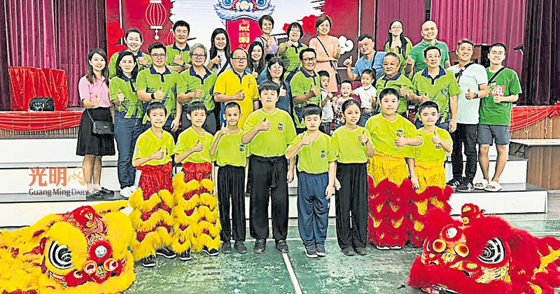传统文化融入课外活动 北海中华二校设幼狮团