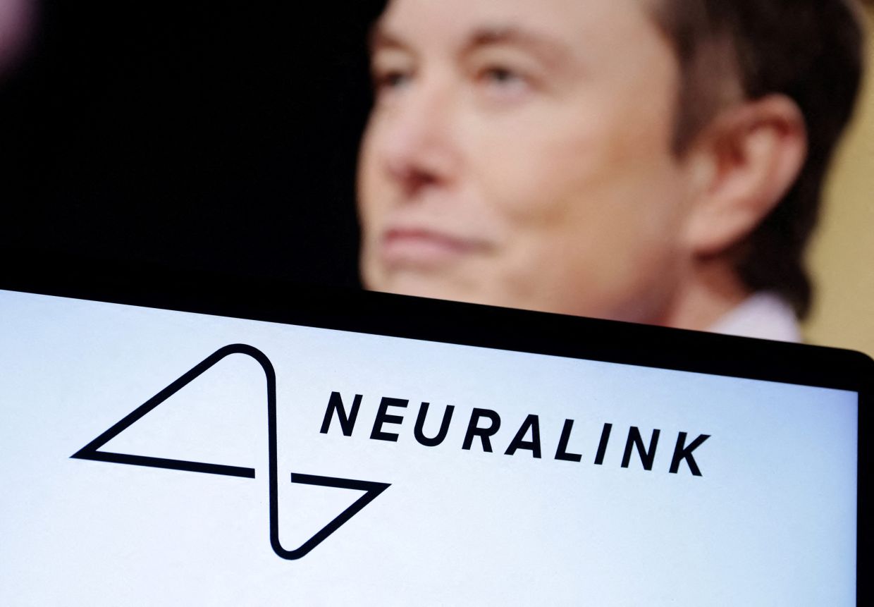 Elon Musk says Neuralink has never caused the death of a monkey