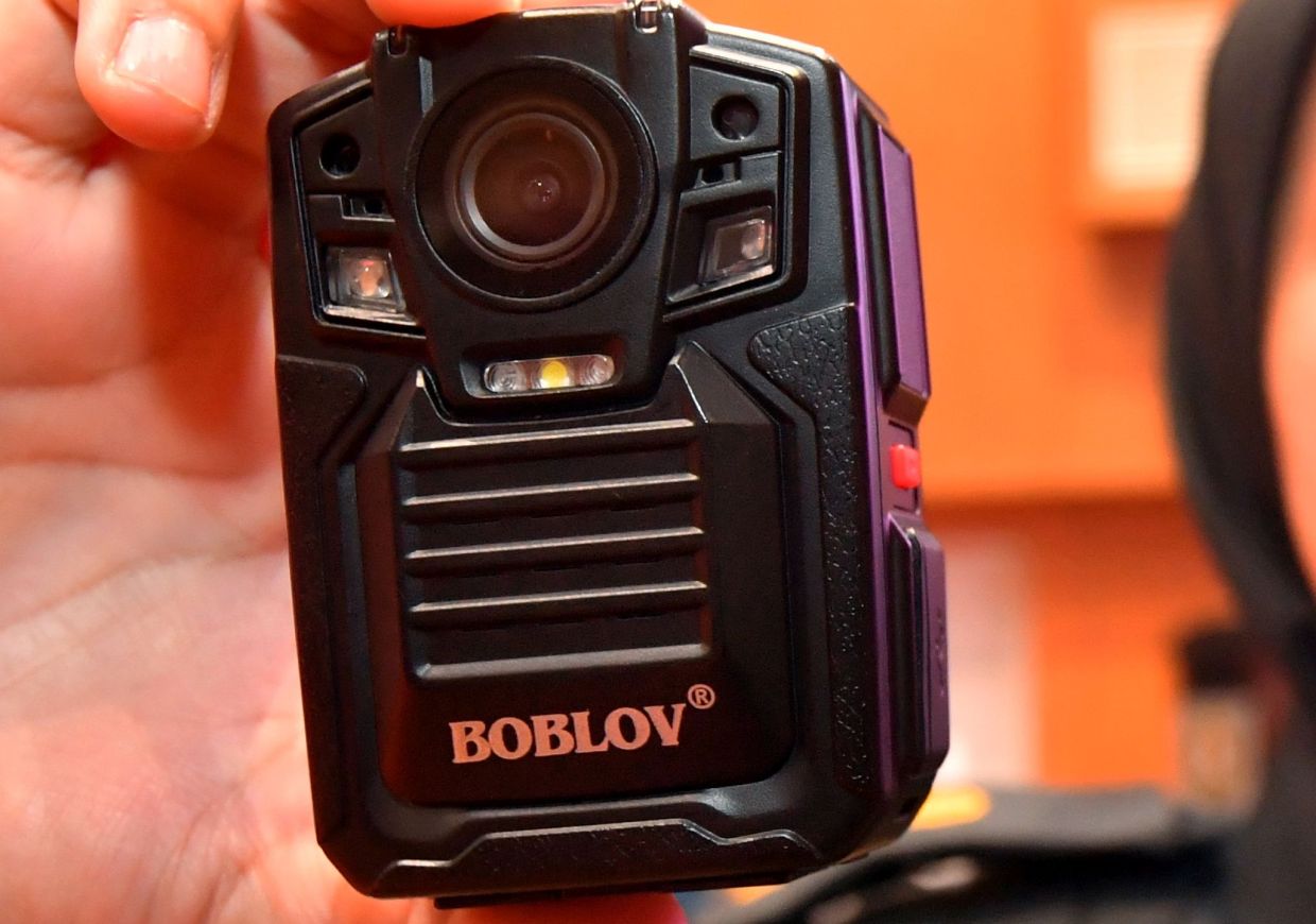 Anti-smoking enforcement personnel will wear body cameras, says Health Minister