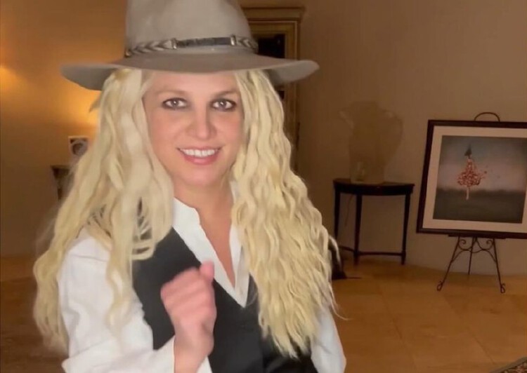 Britney Spears Celebrates 42nd Birthday With Mother And Brother | Nestia