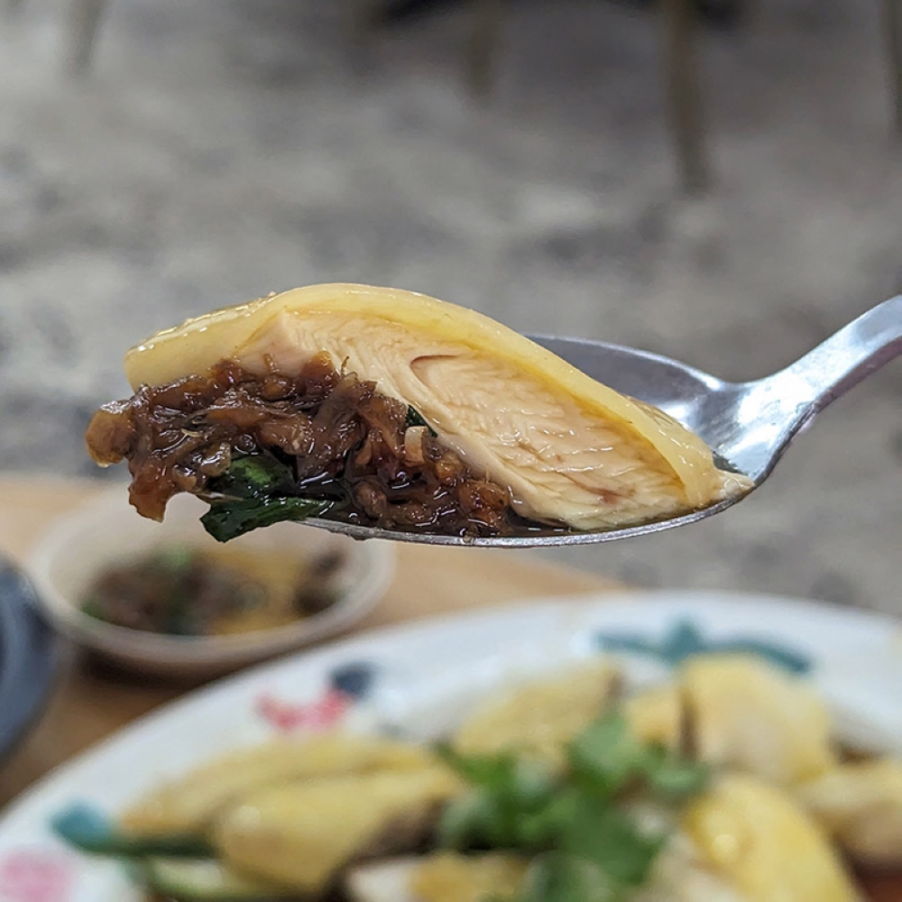 Taman Paramount's Restoran Kong Sai serves 'pak cham kai' with an outstanding ginger paste