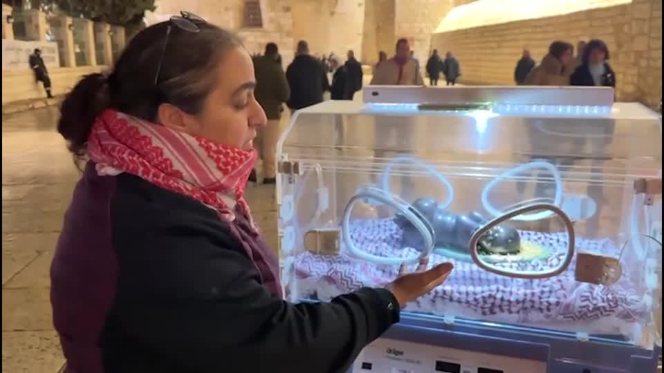 Baby jesus in incubator: a tribute to gazan children