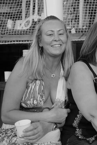 James Morrison's wife Gill Catchpole photographed without wedding ring and changed status to 'single' before death