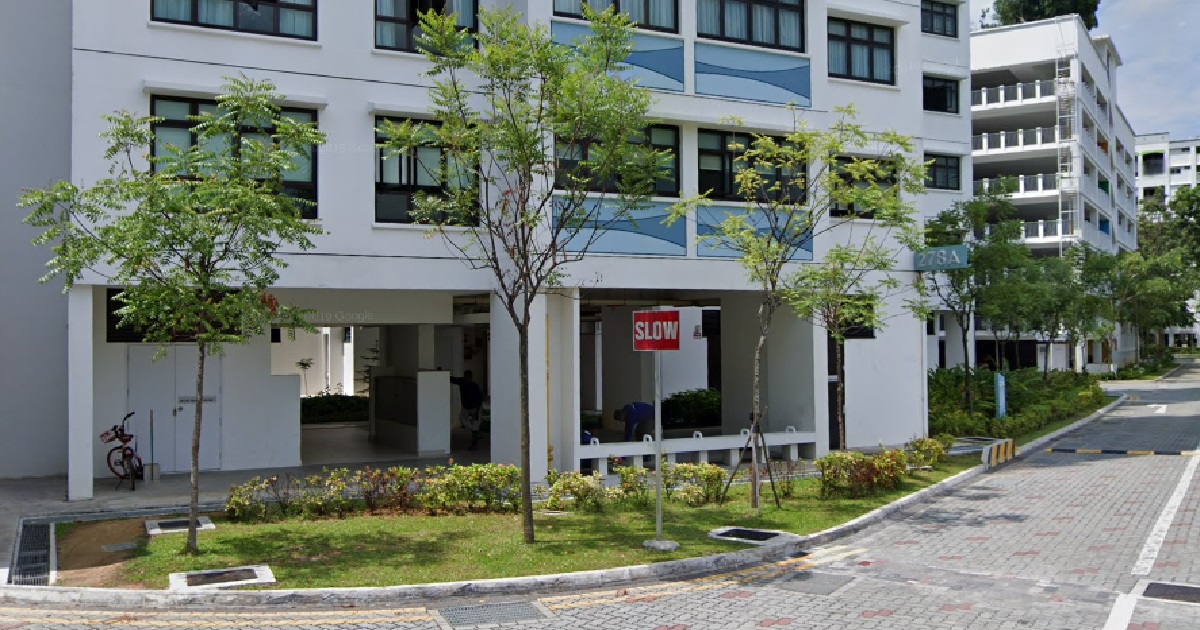 20 Y.O arrested for possessing weapon @ sengkang, police in protective Gear deployed
