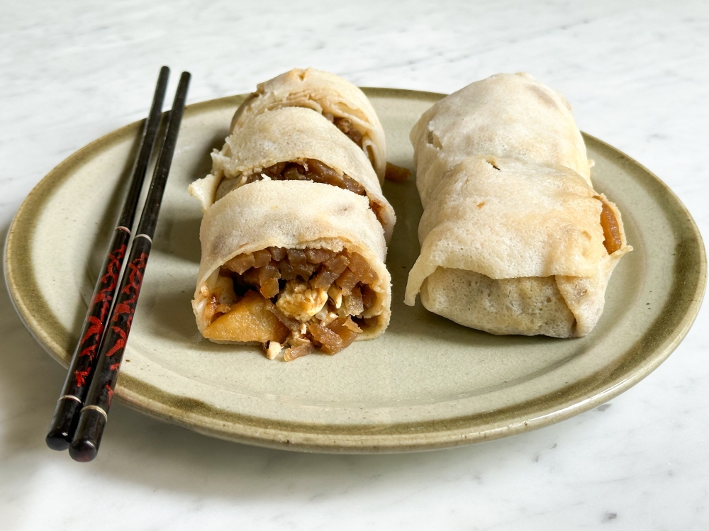 The travelling Bunga Raya Popiah food truck brings their pork lard 'popiah' from Melaka to the Klang Valley and Johor